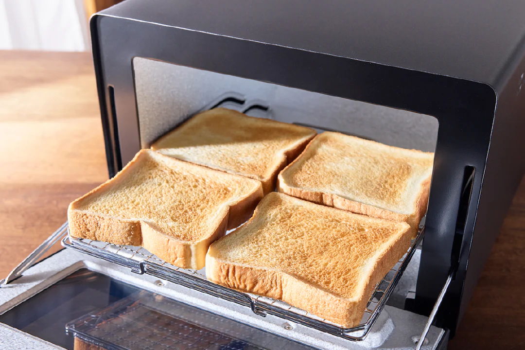 奥に入れたパンの出し入れもノンストレス