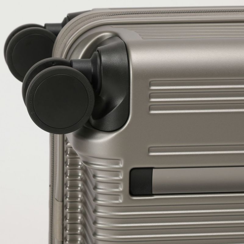 HINOMOTO製のストッパー付き静音キャスター