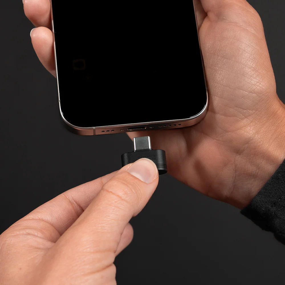 USB Type-Cドングル付き