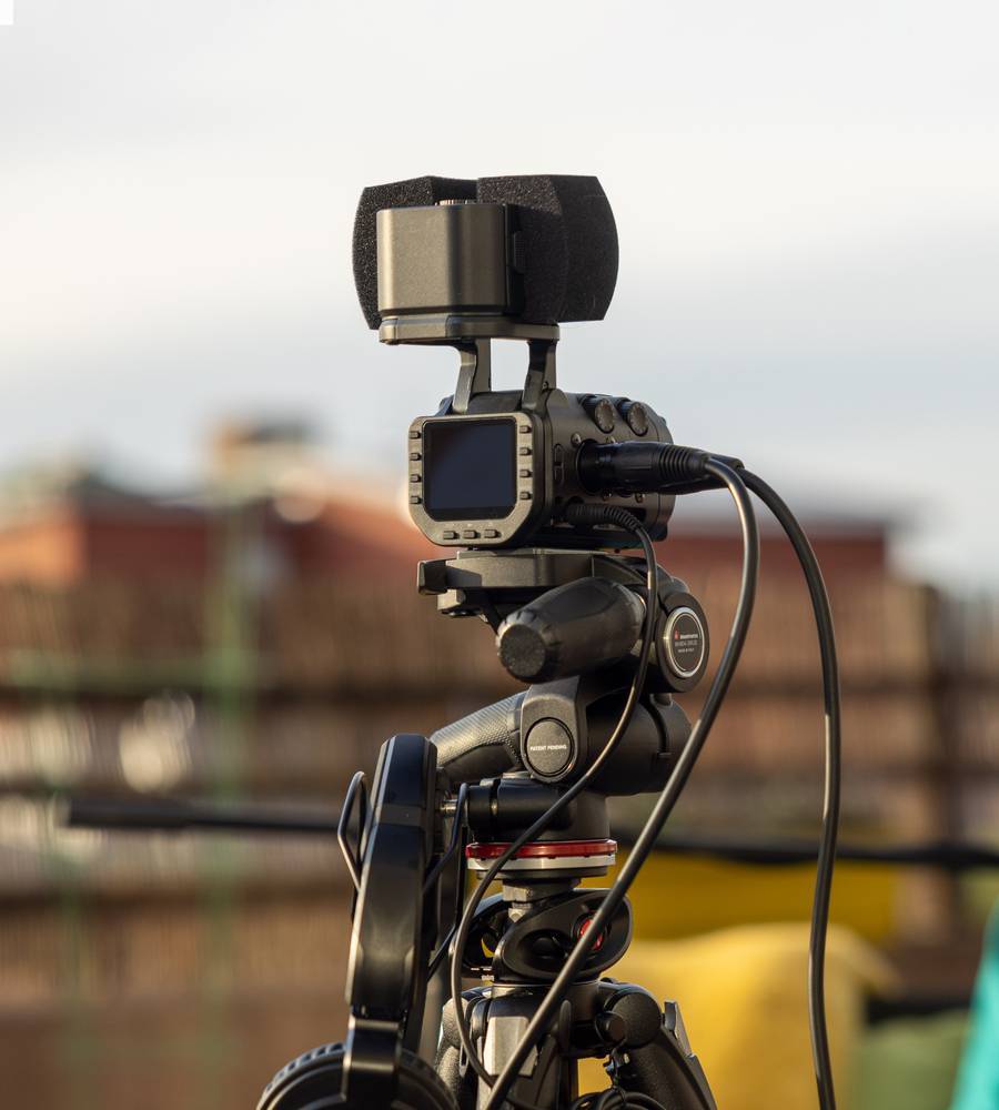 ２本のマイクを接続できる 高音質な４Ｋカメラ