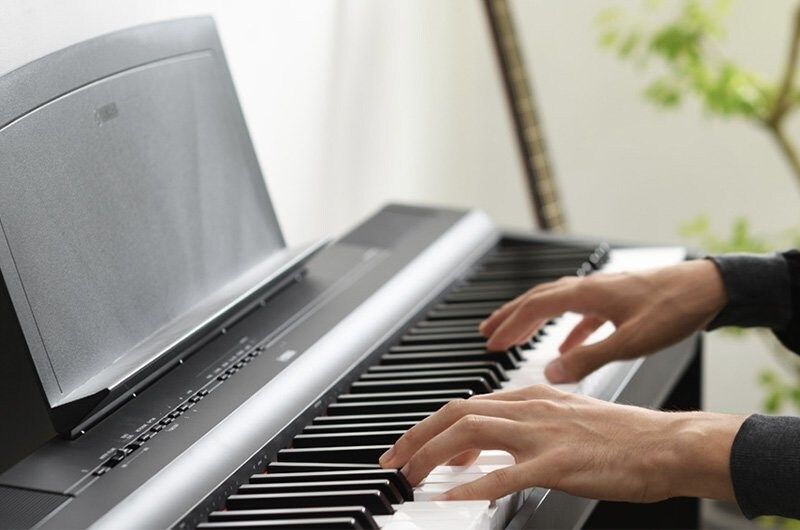 電子ピアノならではの使いやすさと便利さを備えた一台