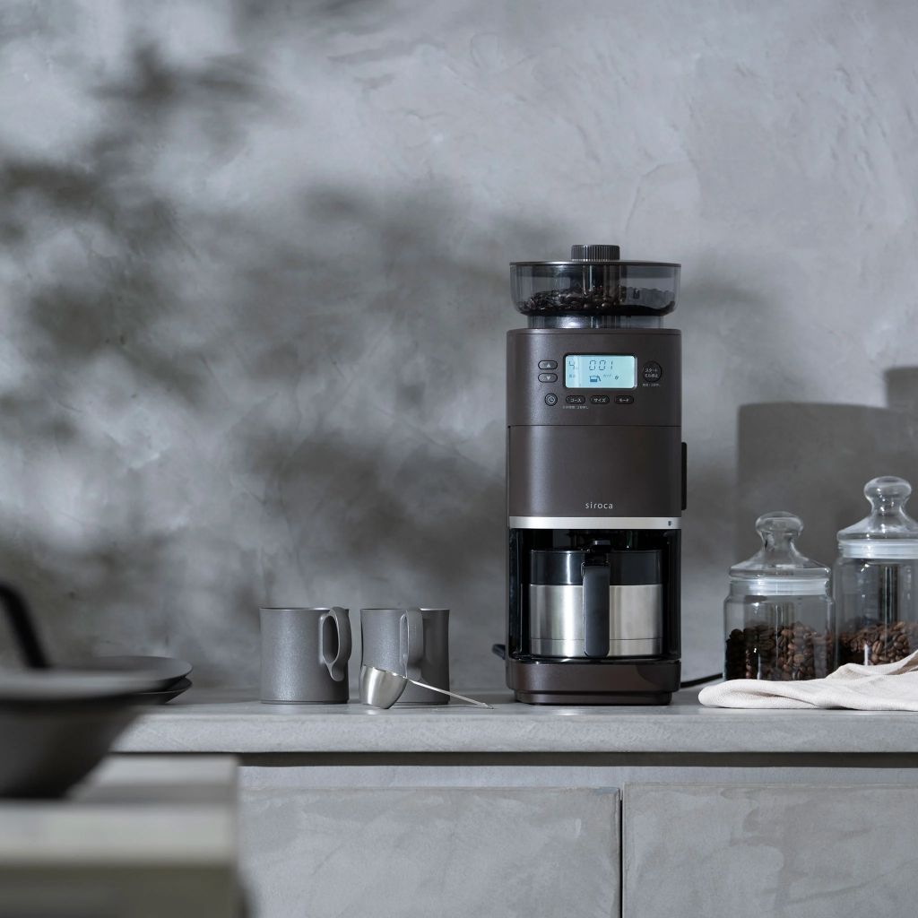 ダークブラウン