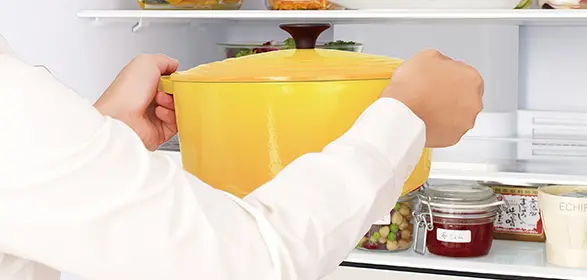 温かい食品を冷めきるまで待たずに入れられる