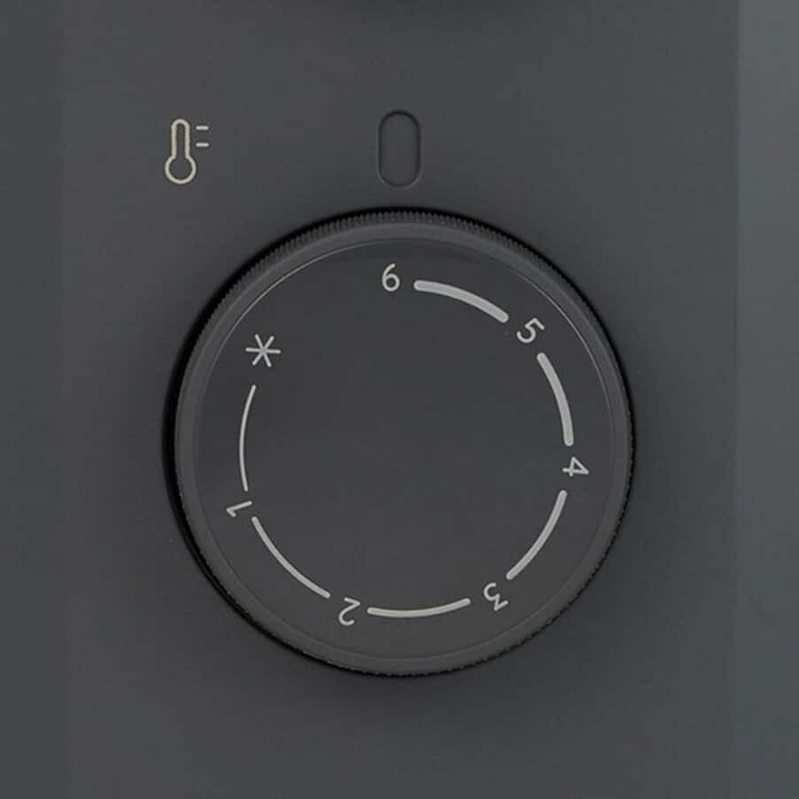 適温を保つサーモスタット(温度設定ダイヤル)